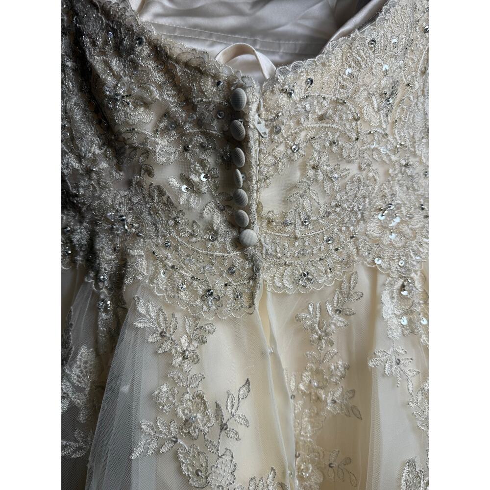 Stunning Maggie Sottero Haute Couture Lace Dress Size 4 - Picture 9 of 12